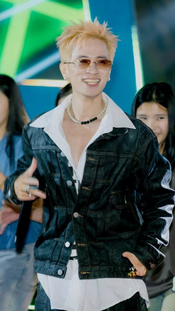 Nam nghệ sĩ SN 1998 quê Nghệ An có ca khúc tỷ view khiến G-Dragon, BTS mê mẩn, thống trị bảng xếp hạng quốc tế- Ảnh 2.