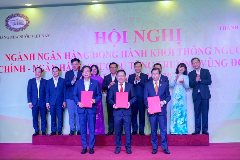 Ngành ngân hàng cam kết tiên phong, kiến tạo sức bật Đông Nam Bộ - Ảnh 4.