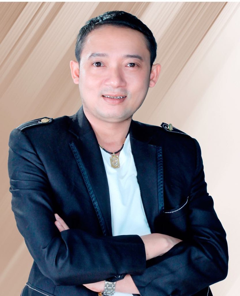 Diễn viên hài sinh năm 1975 3 đời vợ: Từng trượt đại học 2 lần, nổi tiếng nhờ tiểu phẩm làm cho vui- Ảnh 4.