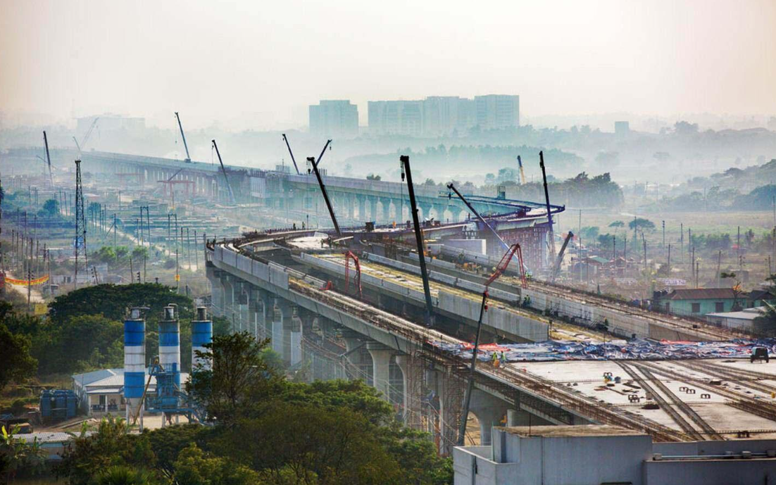 Dừng toàn bộ việc xây dựng 2 tuyến metro trong 18 tháng, vốn đầu tư đội gấp đôi lên 420.000 tỷ đồng mới thấy "lối thoát"