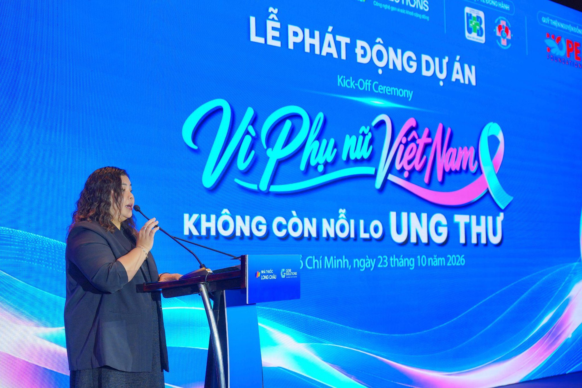 Long Châu đồng hành trao tặng ngành y tế địa phương 3.000 gói tầm soát ung thư - Ảnh 8.