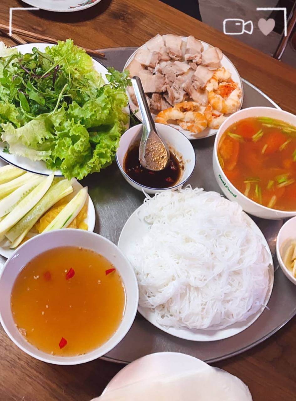 Mâm cơm nhà của Đỗ Mỹ Linh và chồng Chủ tịch- Ảnh 4.