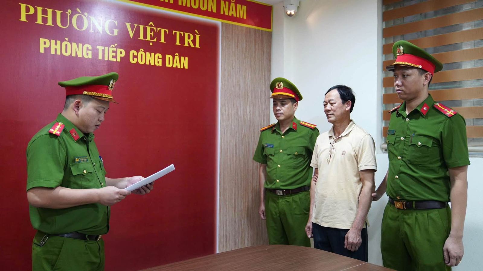 Thi hành lệnh khám xét, bắt tạm giam ông Quách Chí Lâm 62 tuổi - Ảnh 1.