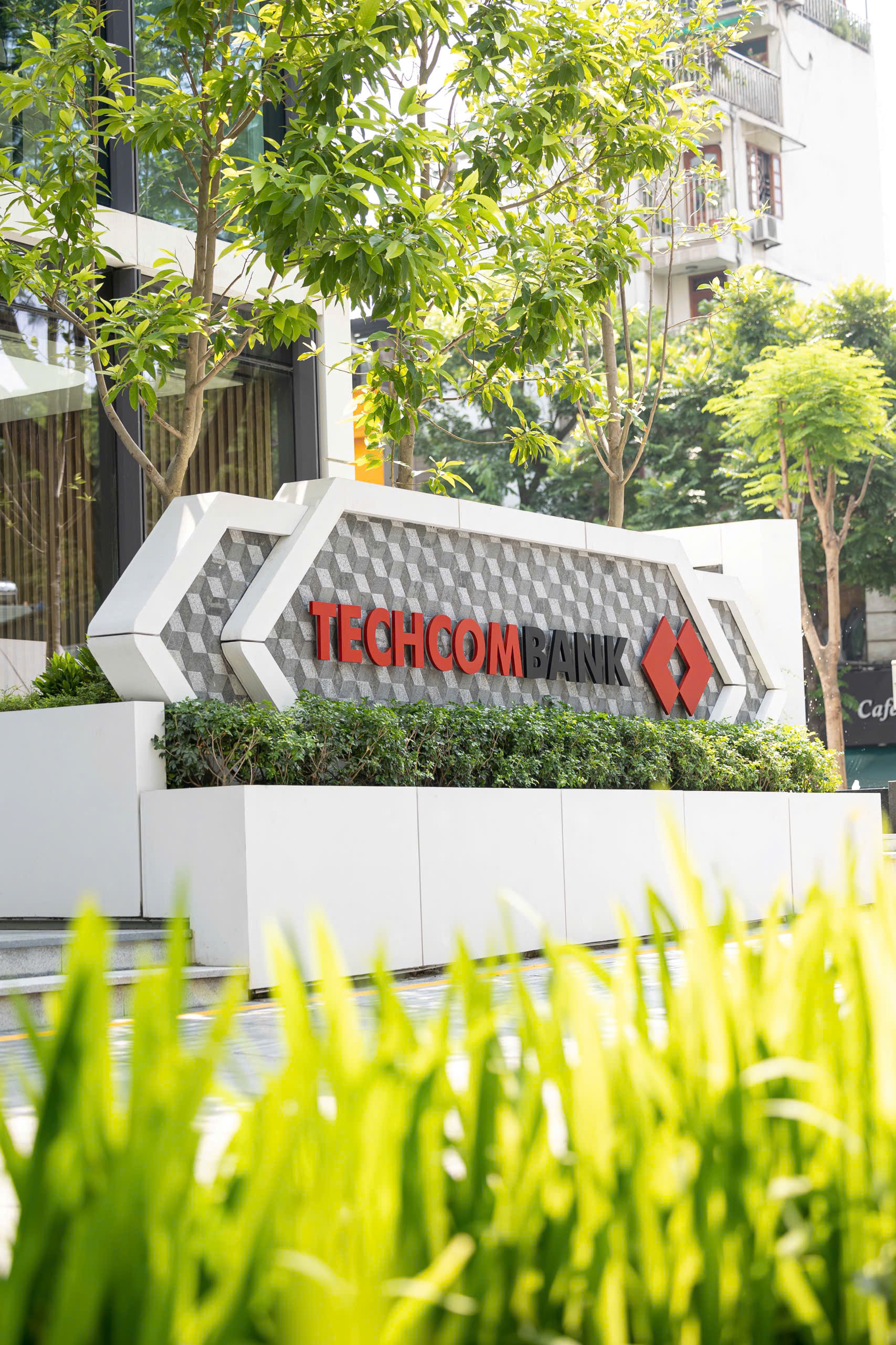 Fitch nâng xếp hạng tín nhiệm Techcombank: Mở rộng lợi thế trên thị trường vốn quốc tế - Ảnh 2.