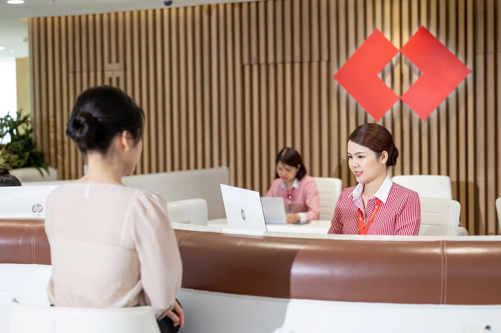 Fitch nâng xếp hạng tín nhiệm Techcombank: Mở rộng lợi thế trên thị trường vốn quốc tế - Ảnh 1.