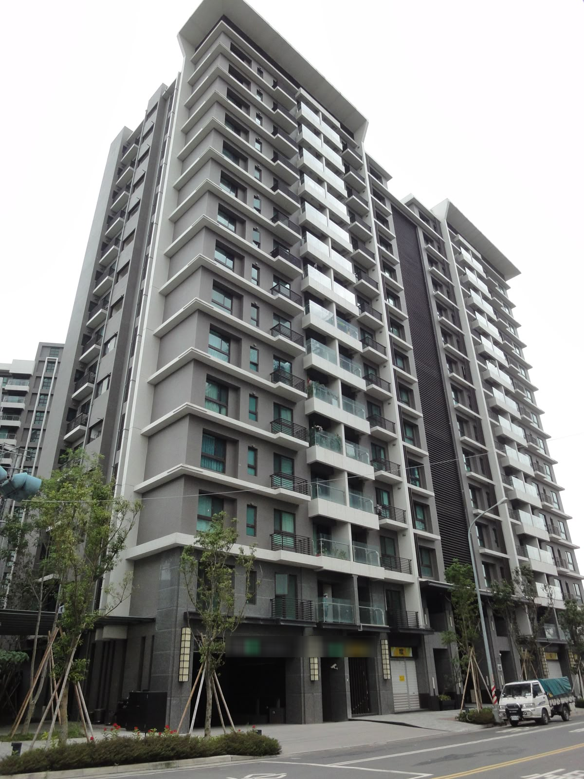 Vợ chồng Hà Nội thu nhập 55 triệu/tháng, tự tin mua nhà 3,4 tỷ, đến lúc hạ thu nhập, cộng thêm lãi suất thả nổi mới thấy khoản vay 2 tỷ đáng sợ thế nào- Ảnh 2.