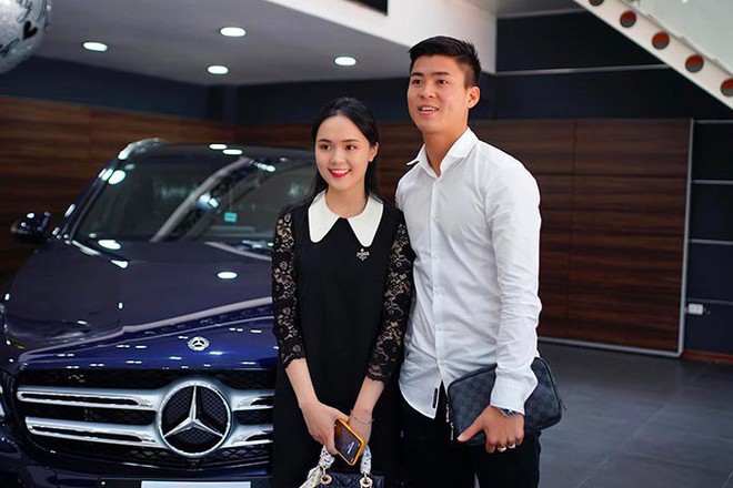 Việt Nam có 1 doanh nhân kín tiếng buôn ô tô, xe máy… mê bóng đá, là bố vợ 2 tuyển thủ quốc gia, con gái bán hàng online kiếm tiền tỷ mỗi tháng   - Ảnh 8.