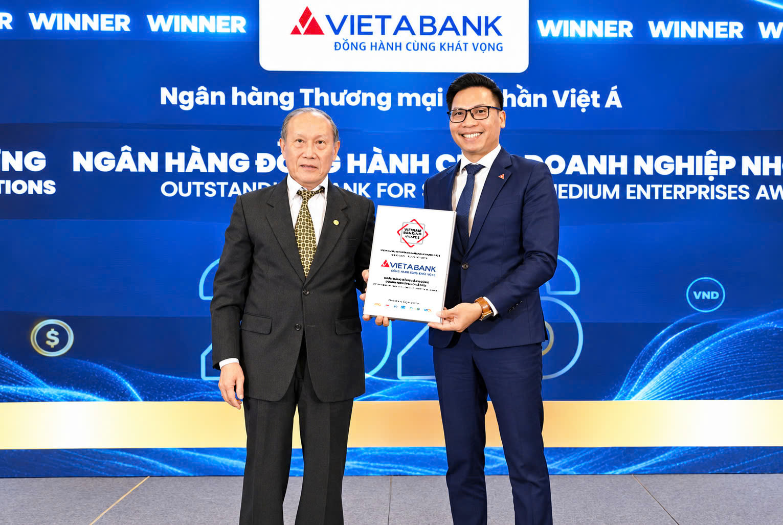 VietABank tăng trưởng hiệu quả, tiếp sức doanh nghiệp phát triển - Ảnh 1. VietABank tăng trưởng hiệu quả, tiếp sức doanh nghiệp phát triển - Ảnh 1.