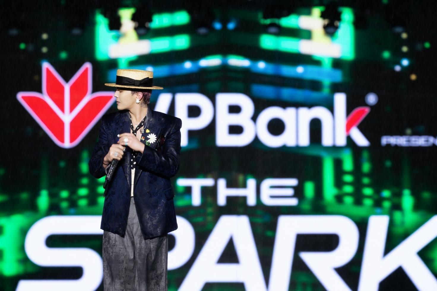 Từ ngân hàng đến người kiến tạo trải nghiệm: “Show lớn để VPBank lo” - Ảnh 2. Từ ngân hàng đến người kiến tạo trải nghiệm: “Show lớn để VPBank lo” - Ảnh 2.