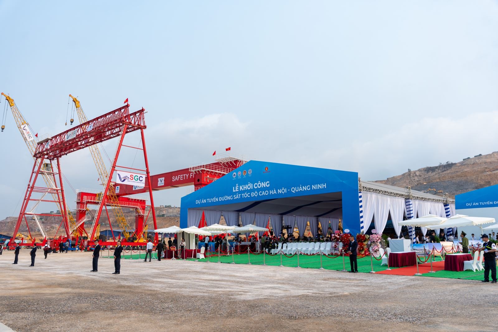 Nhật Bản mất 8 năm, Pháp 5 năm, Anh 9 năm, Việt Nam đặt mục tiêu hoàn thành ‘siêu công trình hạ tầng’ 120 km chỉ trong khoảng 32 tháng - Ảnh 5.
