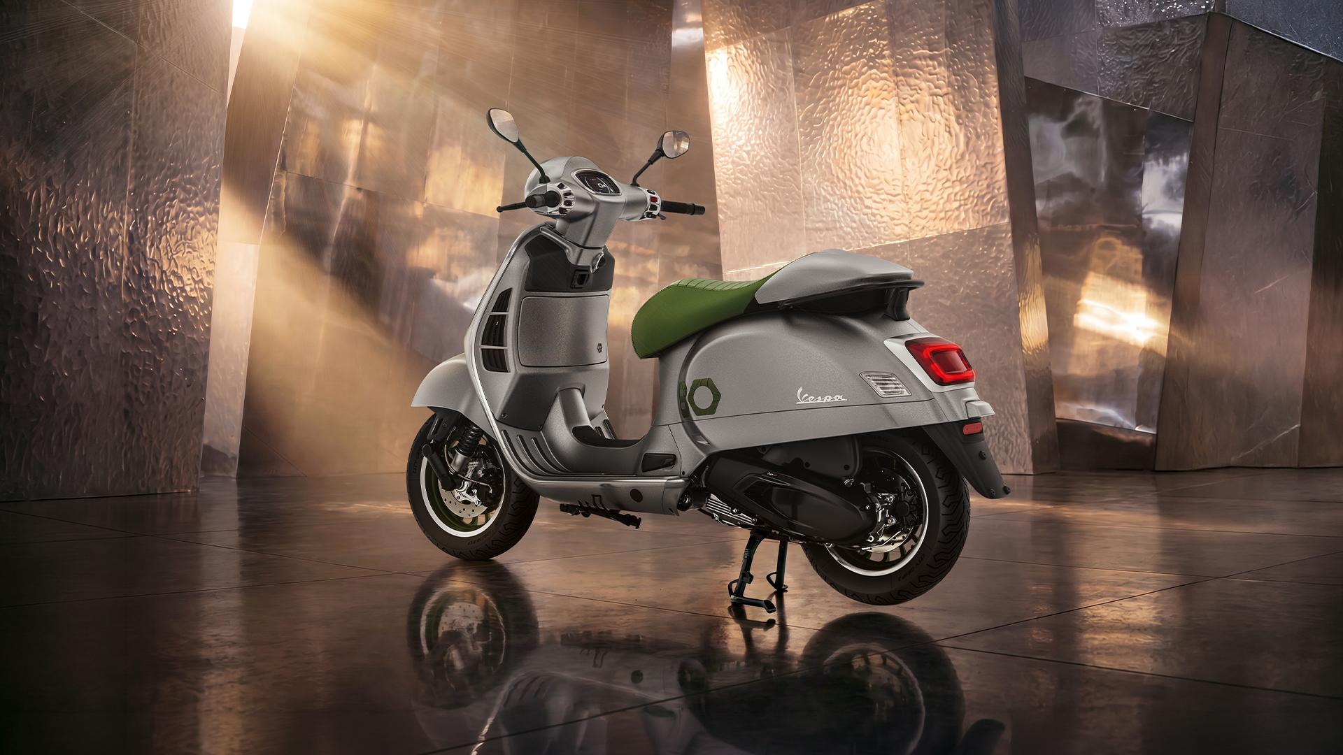 Mẫu Vespa độc bản giá gần 400 triệu, Việt Nam chỉ có 4 chiếc - đánh số từ chiếc một  - Ảnh 2.