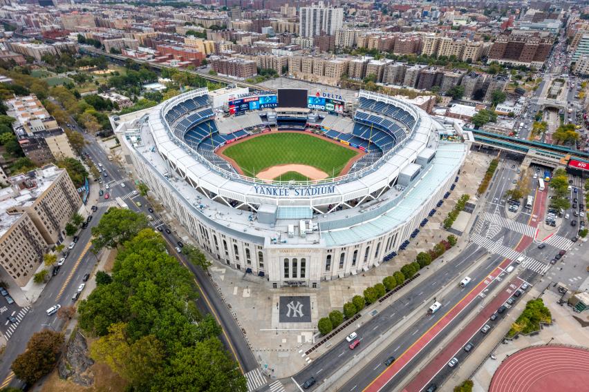 Công ty Mỹ vừa bắt tay Vingroup tại SVĐ VinFast - Trống Đồng: Đứng sau hàng loạt sân đấu World Cup, đón 165 triệu khách mỗi năm- Ảnh 1.