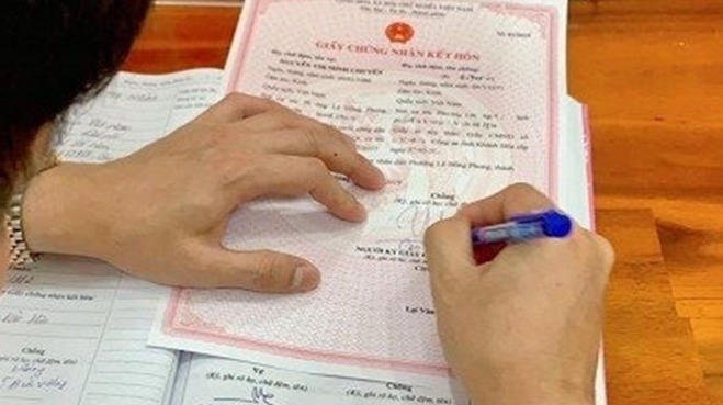 Hà Nội đề xuất hỗ trợ 4 triệu đồng cho phụ nữ sinh đủ 2 con trước 35 tuổi- Ảnh 1.