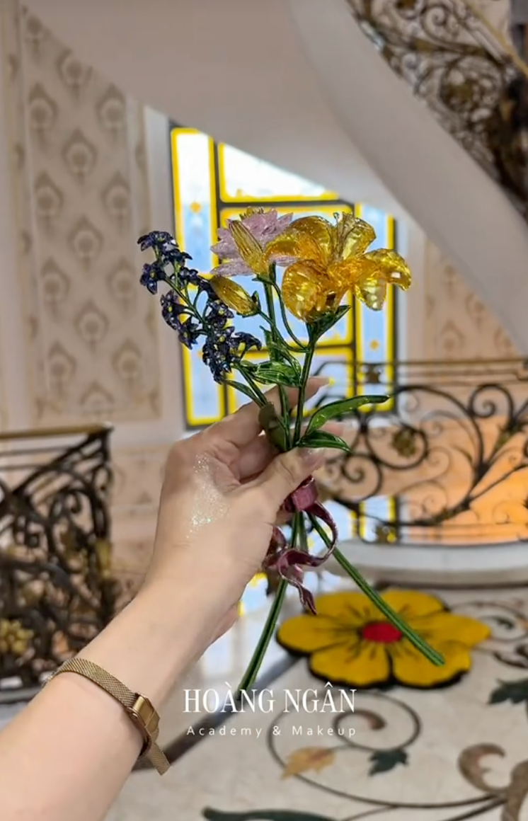 Đám cưới của cậu cả Bến Tre: Biệt phủ tráng lệ như lâu đài, khoảnh khắc cô dâu bước vào cánh cổng hào môn hot rần rần MXH - Ảnh 9.