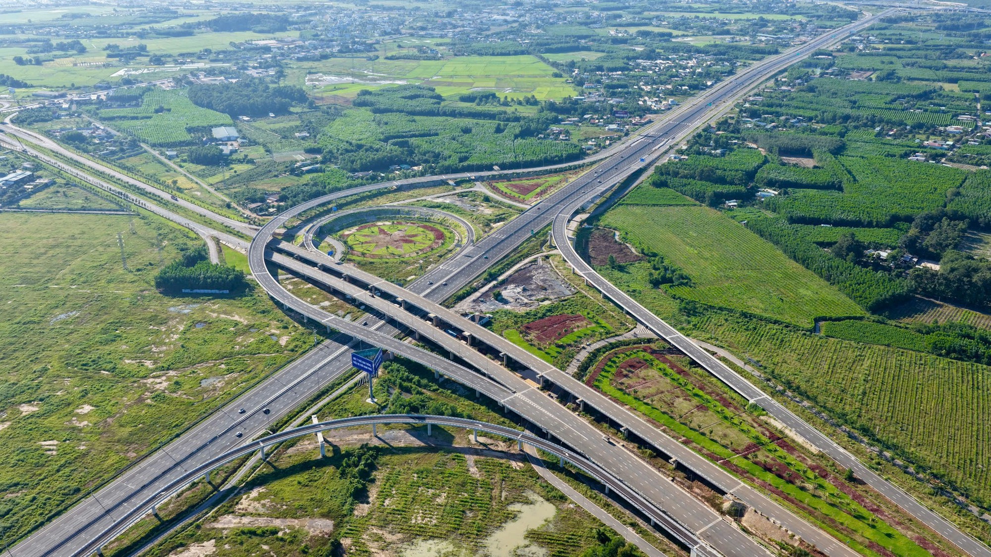 Tổ chức nhiều phương án kết nối giao thông đến sân bay Long Thành- Ảnh 2.