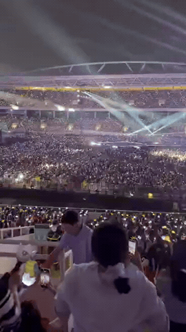 HLV Kim Sang-sik nhảy hip-hop ở concert BIGBANG- Ảnh 2.