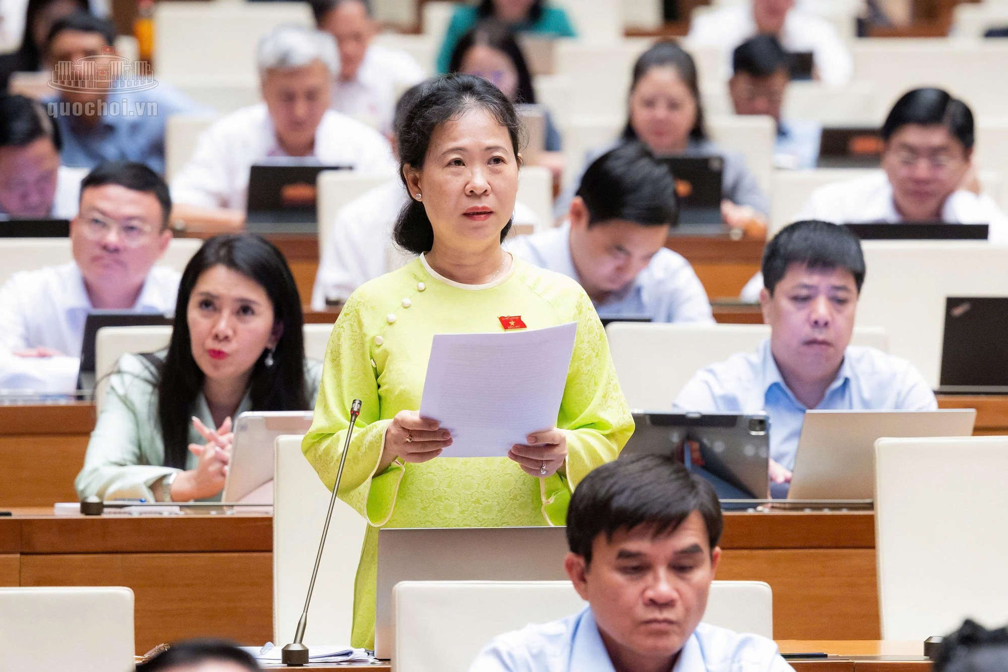 Sáng nay, Quốc hội thảo luận sửa Luật Chứng khoán, một quy định về lãnh đạo công ty chứng khoán gây chú ý- Ảnh 1. Sáng nay, Quốc hội thảo luận sửa Luật Chứng khoán, một quy định về lãnh đạo công ty chứng khoán gây chú ý- Ảnh 1.