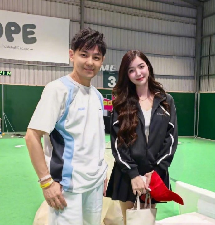 Sao nam đẹp trai nhất Bố Ơi Mình Đi Đâu Thế bao trọn sân pickleball làm tiệc sinh nhật, khoe siêu xe Ferrari 150 tỷ gây "lác mắt" - Ảnh 2.