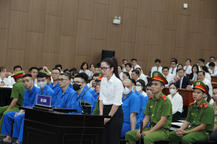 Bạn gái giữ tài sản nghìn tỷ của Mr Pips nhưng bố mẹ vẫn làm ruộng mưu sinh?- Ảnh 2. Bạn gái giữ tài sản nghìn tỷ của Mr Pips nhưng bố mẹ vẫn làm ruộng mưu sinh?- Ảnh 2.