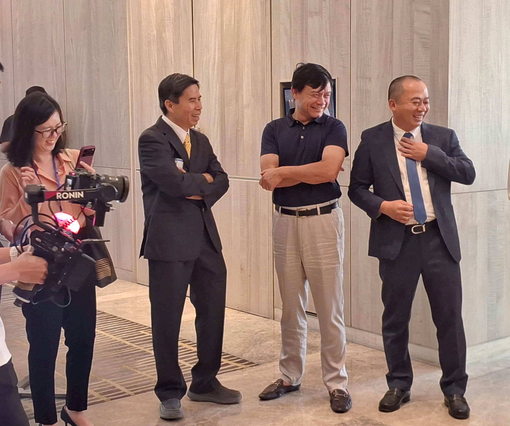 Biểu quyết một 'phần thưởng khó nhằn', ông Nguyễn Đức Tài nói thẳng: "Nếu cổ đông thấy mấy ông này ăn dày quá thì sẽ biểu quyết là không"- Ảnh 2.