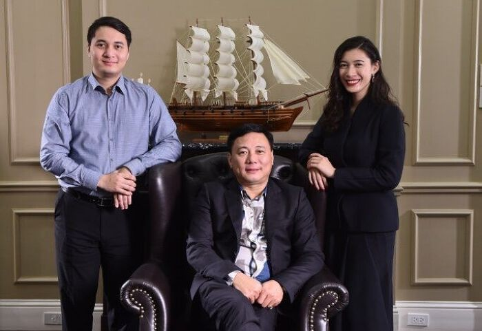 Người cha gây dựng tập đoàn đa ngành từ nhà thầu cơ điện, con trai có 2 bằng thạc sĩ Mỹ, con gái sinh năm 1991 từng được Forbes Vietnam vinh danh, hiện cả 2 là Phó Chủ tịch tập đoàn- Ảnh 4.