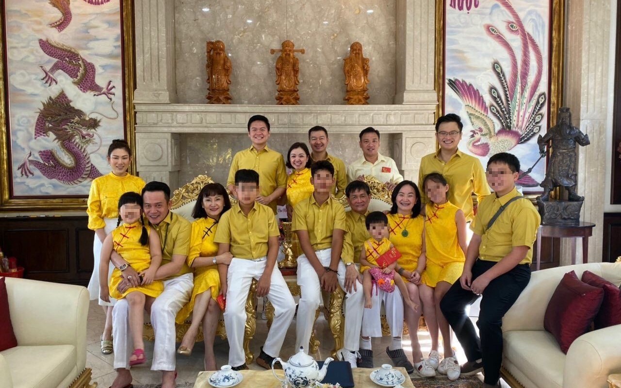 Việt Nam có gia đình doanh nhân giàu có, mẹ là tiến sĩ danh dự tại trường đại học danh tiếng Hàn Quốc, 3/4 người con giữ chức Chủ tịch, Phó Chủ tịch: Điều hành công ty nghìn tỷ vẫn về nhà ăn cơm trưa