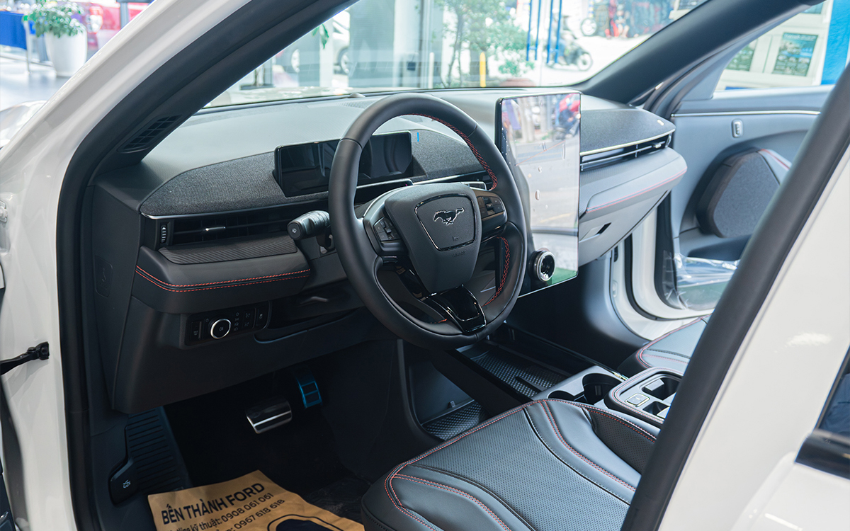 Đại lý giảm 100 triệu đồng, Ford Mustang Mach-E còn 1,599 tỷ đồng, rẻ hơn 1 tỷ so với lúc ra mắt- Ảnh 3.