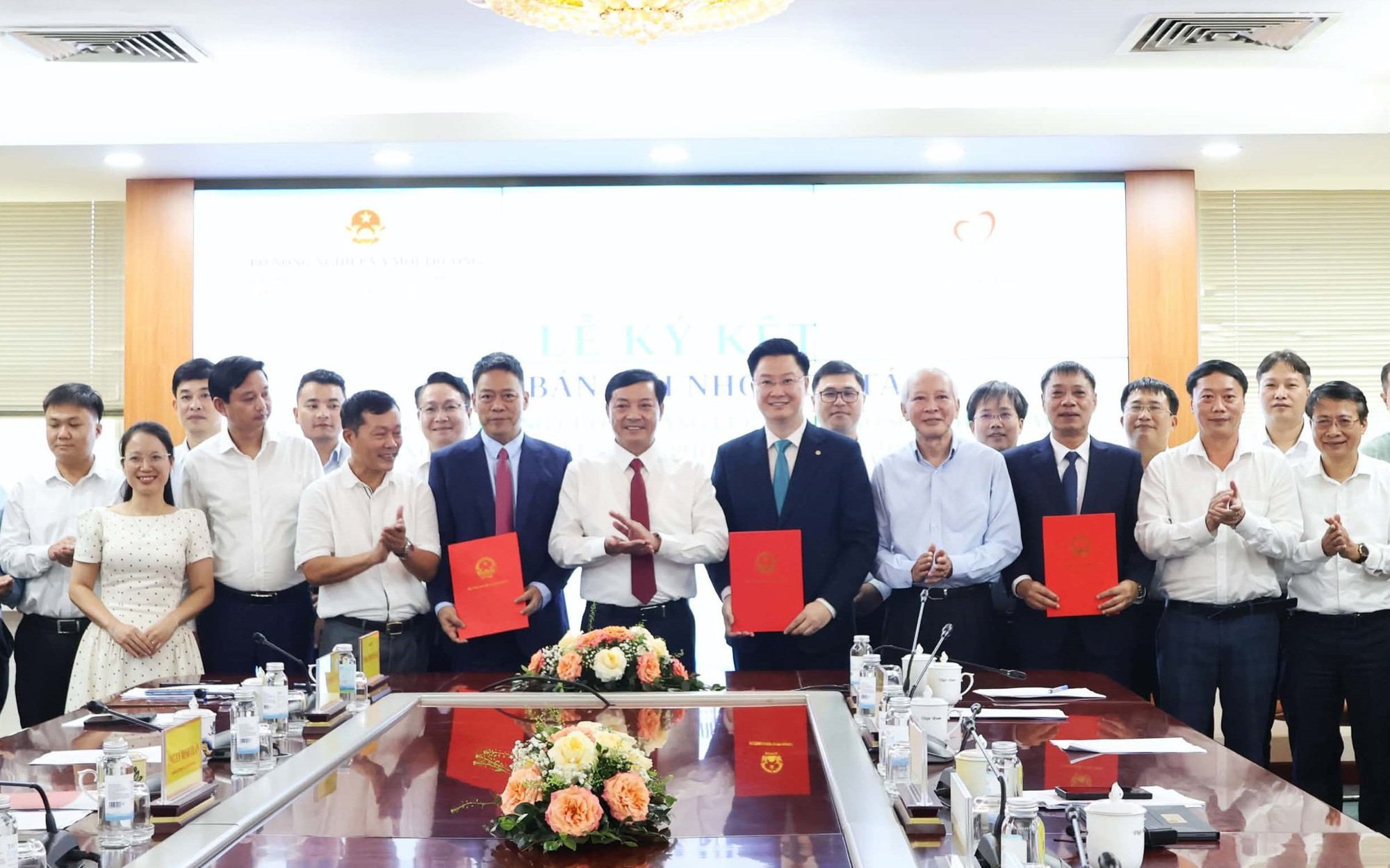 Tỷ phú Phạm Nhật Vượng rót 212 tỷ đồng mong giải quyết mối đe dọa đang khiến Việt Nam thiệt hại hàng tỷ USD mỗi năm