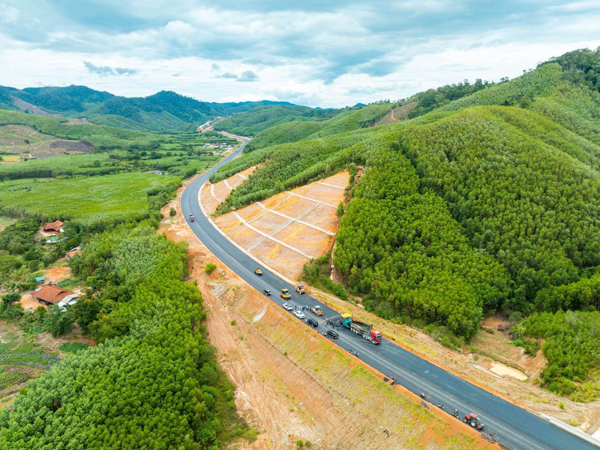 Chủ tịch Đèo Cả sẽ thưởng 1 tỷ đồng nếu đội ngũ nào làm được điều này   - Ảnh 1.