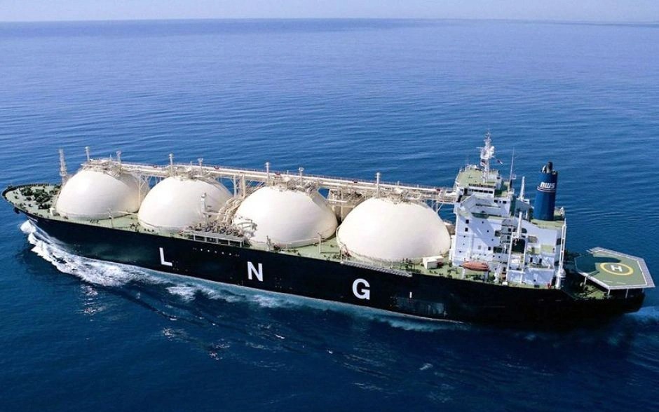 Tin vui bất ngờ từ Eo biển Hormuz báo về 