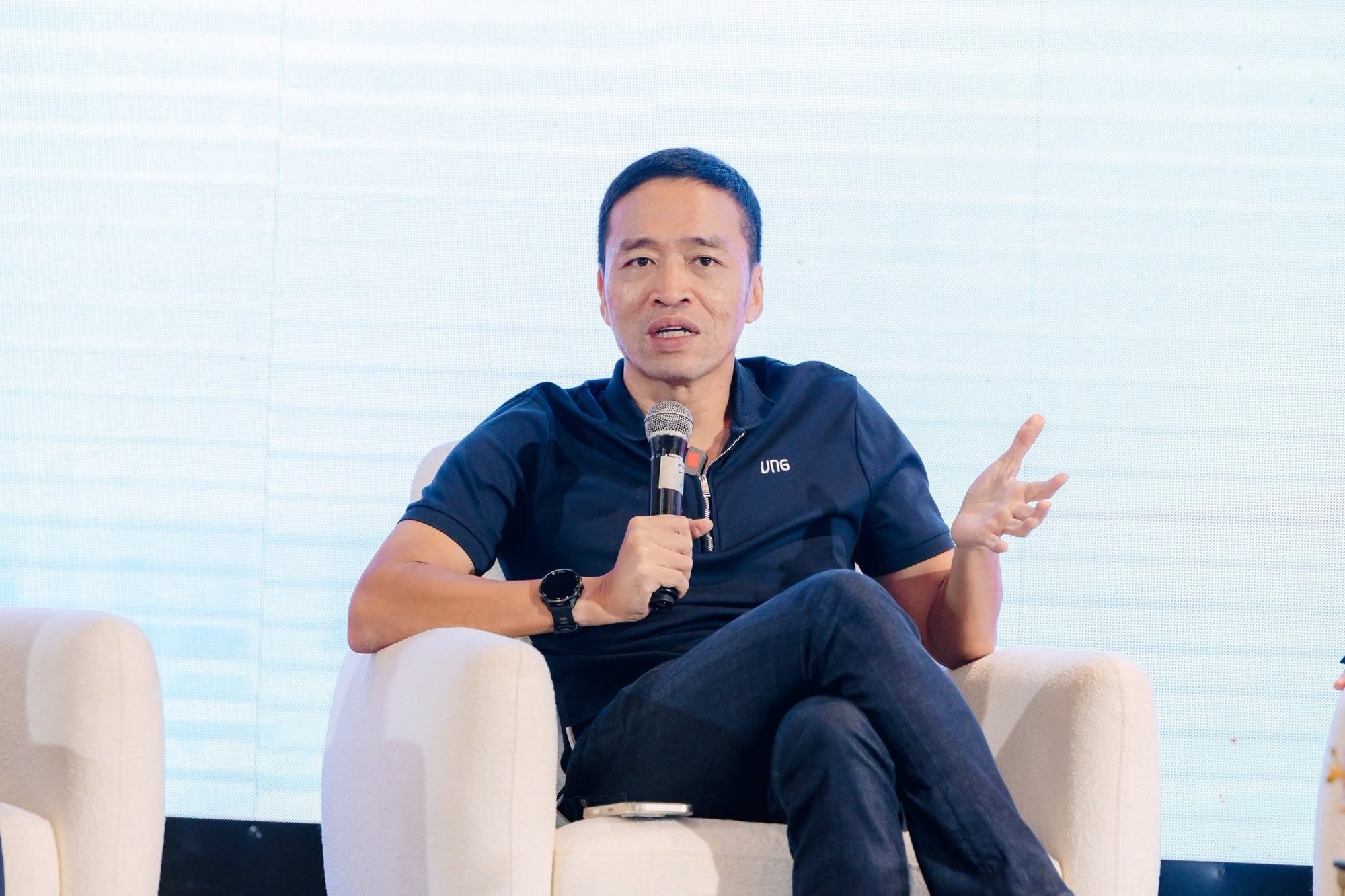 'Sếp' VietinBank băn khoăn về tương lai ngành IT, Chủ tịch VNG Lê Hồng Minh nói: ‘Anh không về hưu sớm được đâu’- Ảnh 1.