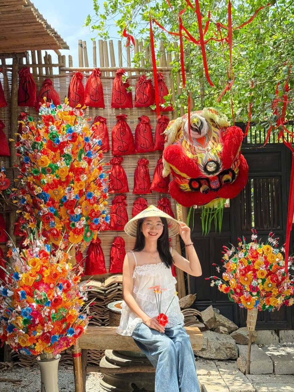 Việt Nam có loài hoa “bất tử” hơn 300 năm tuổi ở Huế, Không bao giờ tàn nhưng năm nào cũng được thay mới- Ảnh 7.