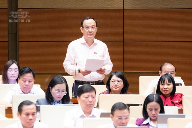 Đại biểu Quốc hội đề xuất cấm chuyển nhượng "nhà trên giấy" - Ảnh 2.