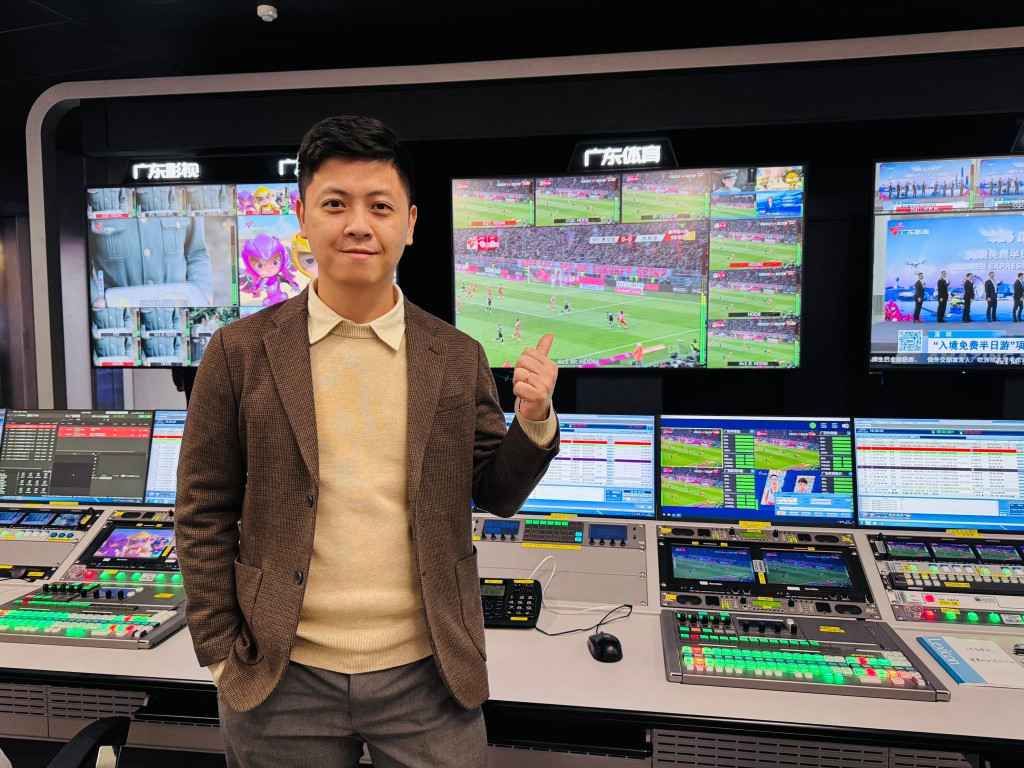Nam MC lần đầu tiên dẫn Chung kết Olympia là cựu sinh viên trường Báo, từng làm BTV thể thao VTV- Ảnh 1.