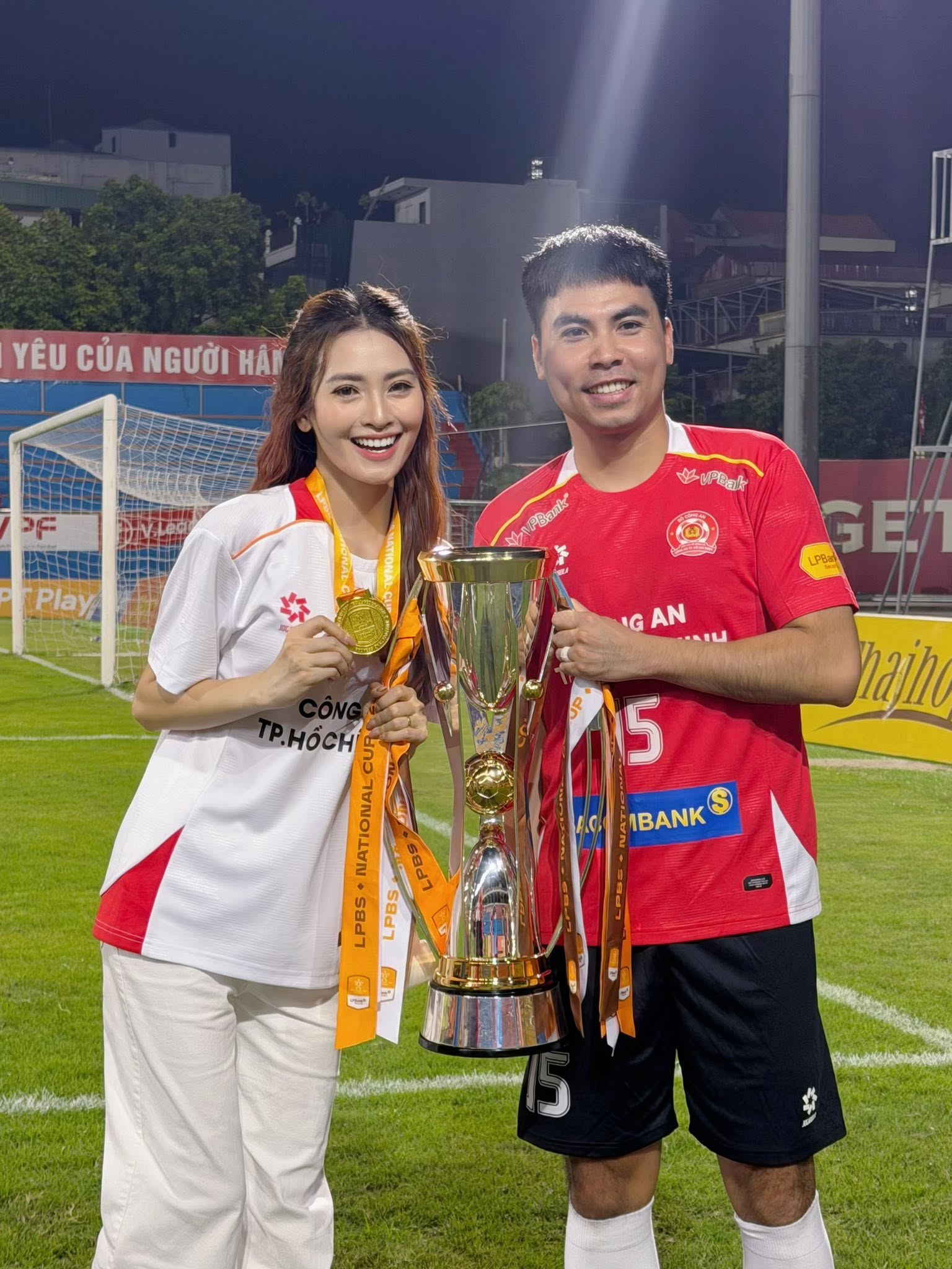 MC Huyền Trang Mù Tạt công khai số tiền trong tài khoản Đức Huy sau cú bị lừa đảo gài bẫy- Ảnh 1.