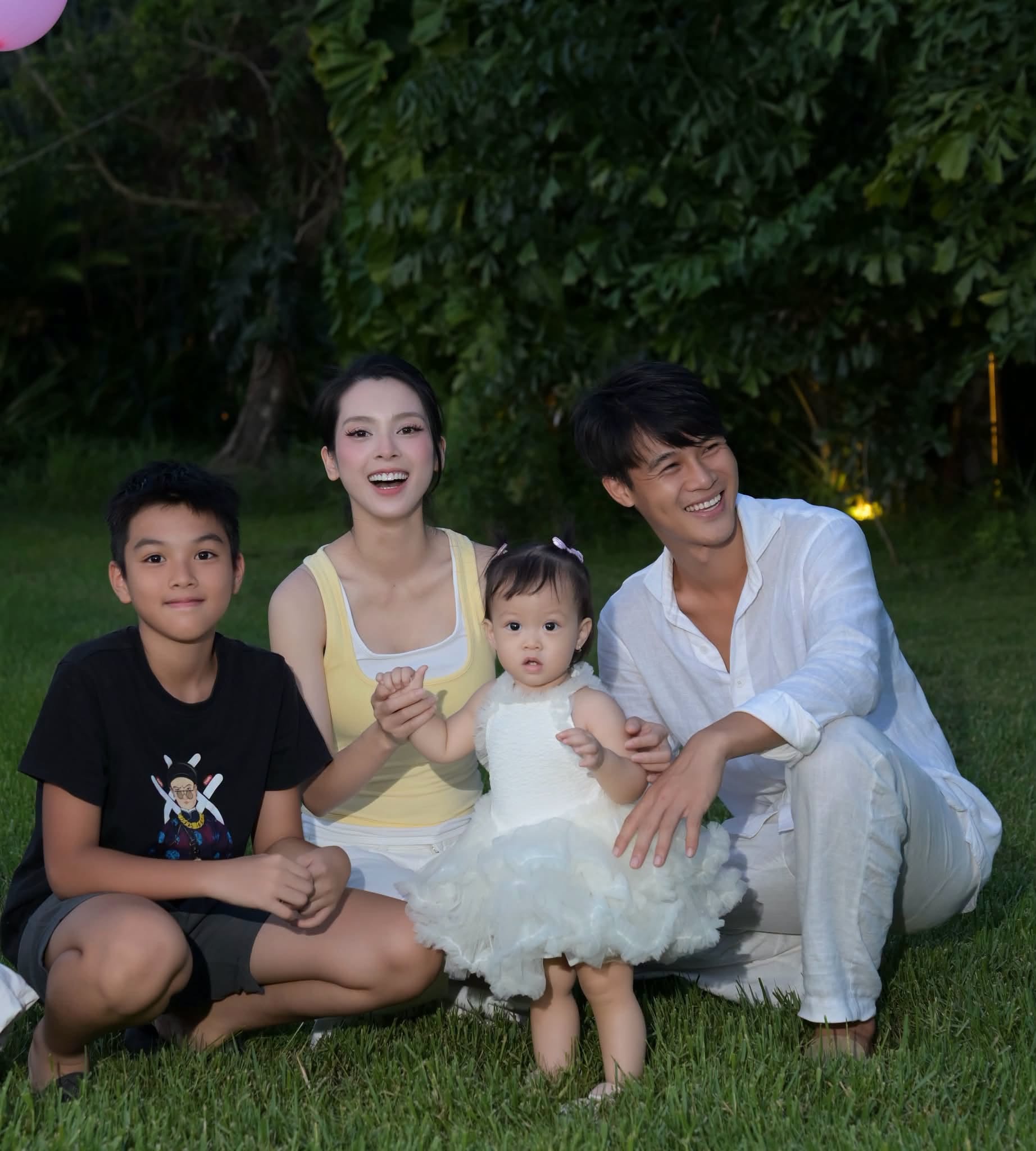 Mẹ đơn thân Phú Thọ lấy chồng thiếu gia: Sống trong resort nghìn tỷ nhưng không khoe đồng hồ, xe sang mà lại say sưa review phân bón- Ảnh 12.