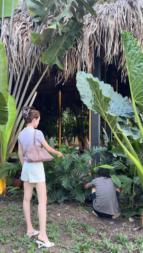 Mẹ đơn thân Phú Thọ lấy chồng thiếu gia: Sống trong resort nghìn tỷ nhưng không khoe đồng hồ, xe sang mà lại say sưa review phân bón- Ảnh 5.