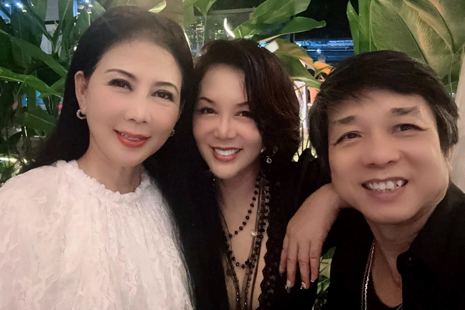 Việt Nam có mỹ nhân đẹp đến mức không ai thay thế, đứng ban công 20 phút vì fan náo loạn, mất tích chục năm bí ẩn- Ảnh 8.