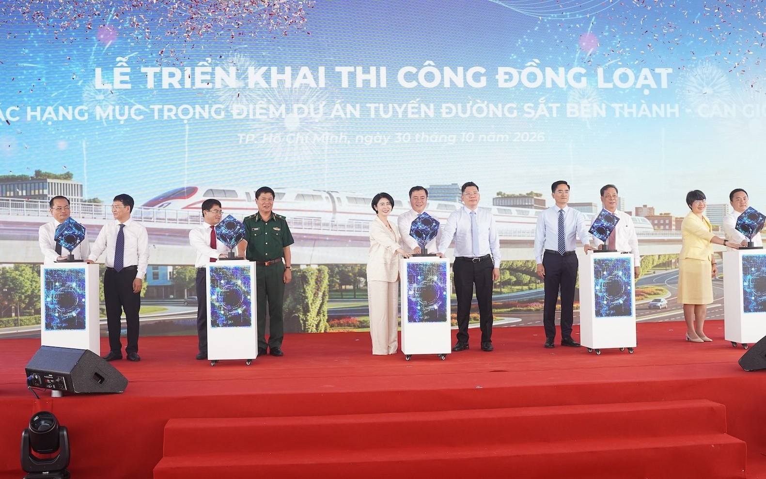 VinSpeed huy động 10.000 nhân sự, 1.300 dầm bê tông, máy đào hầm 13 m trên đại công trường đường sắt 350 km/h TP.HCM - Cần Giờ:
