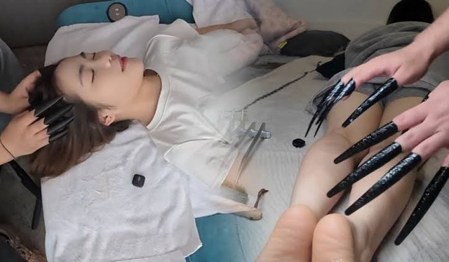 Xuất hiện nghề tay trái không cần bằng cấp, chỉ lặp lại 1 động tác, khách trả gần 1 triệu đồng/giờ- Ảnh 1.