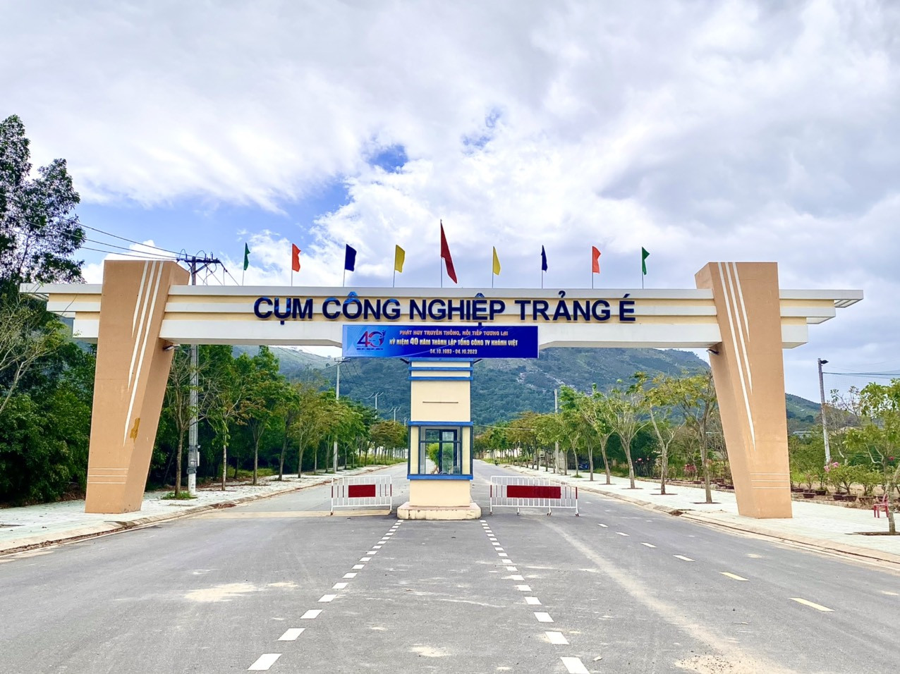 Mỹ đưa công nghệ sản xuất 'vật liệu cứng gấp 200 lần thép' đến Việt Nam, đầu tư xây nhà máy 390 tỷ đồng - Ảnh 2.