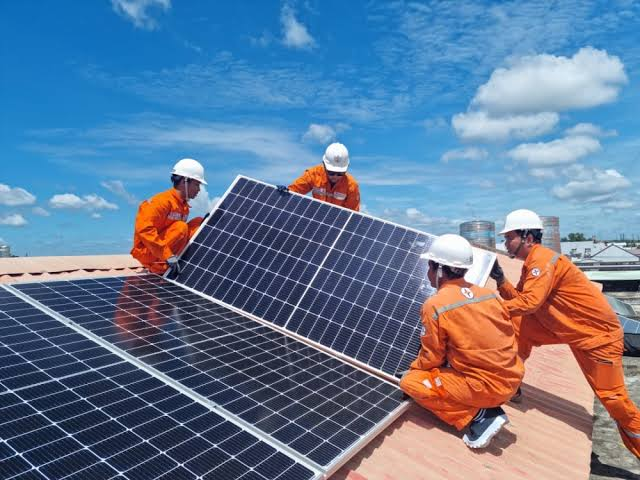 Nhiều gia đình ở Hà Nội sắp được hỗ trợ tối đa 6 triệu đồng/tháng, điều kiện cụ thể như sau - Ảnh 1.