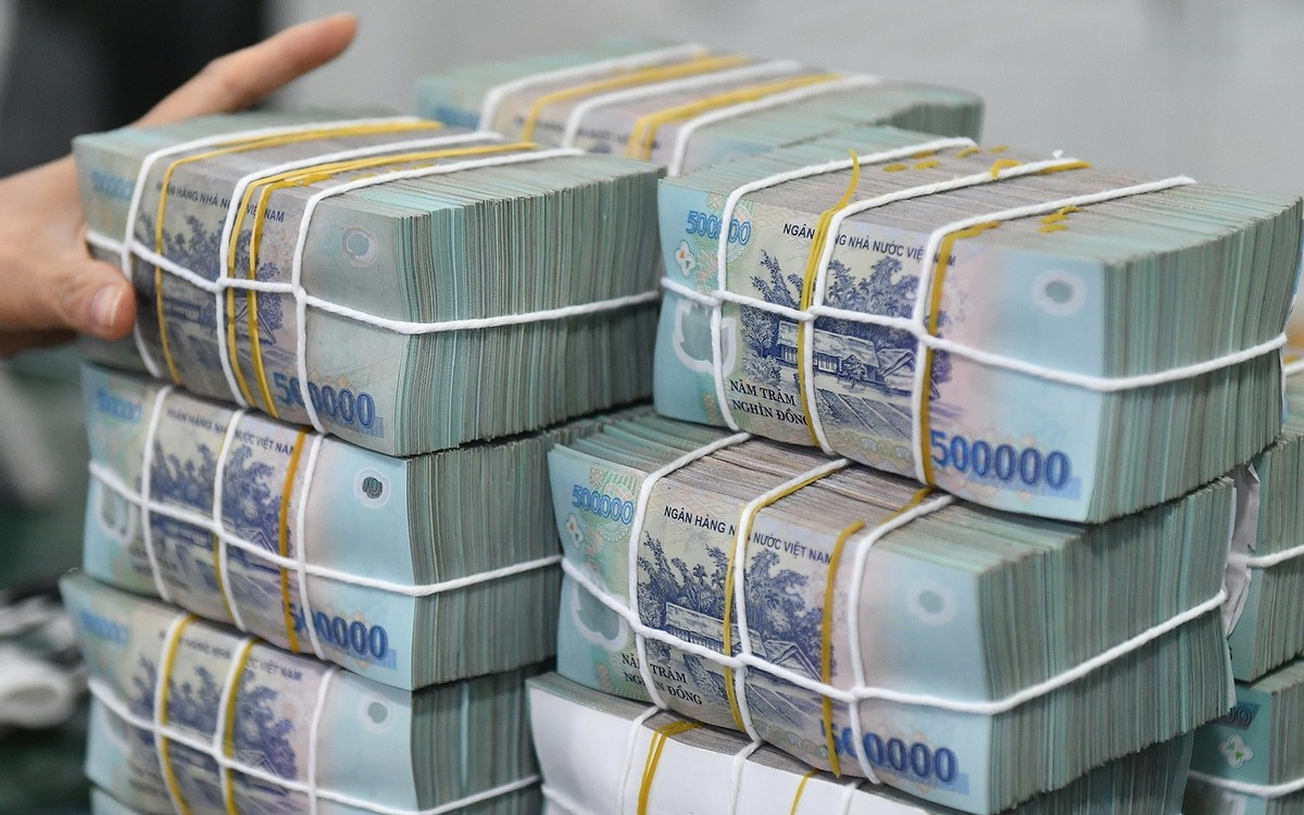 Chứng chỉ tiền gửi một ngân hàng "đắt khách", số dư giấy tờ có giá tăng vọt 