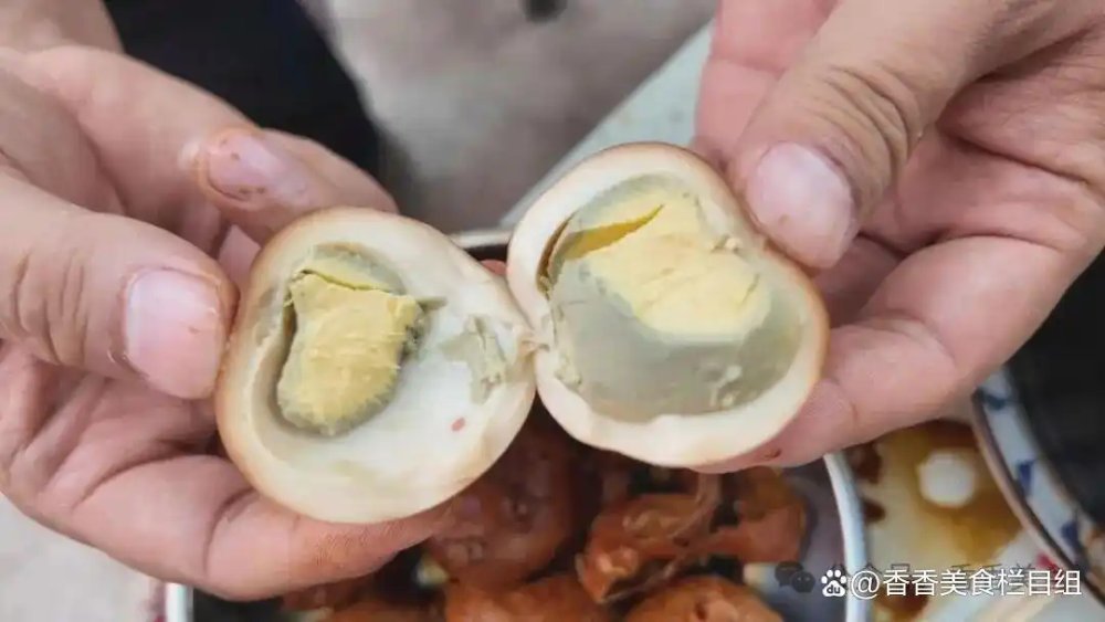 Tiệm trứng kho đắt khách tới mức chủ quán phải dậy từ 3 giờ sáng rồi xin khách bớt đến: Mặt trái của cơn sốt "xếp hàng" thời video ngắn- Ảnh 5.