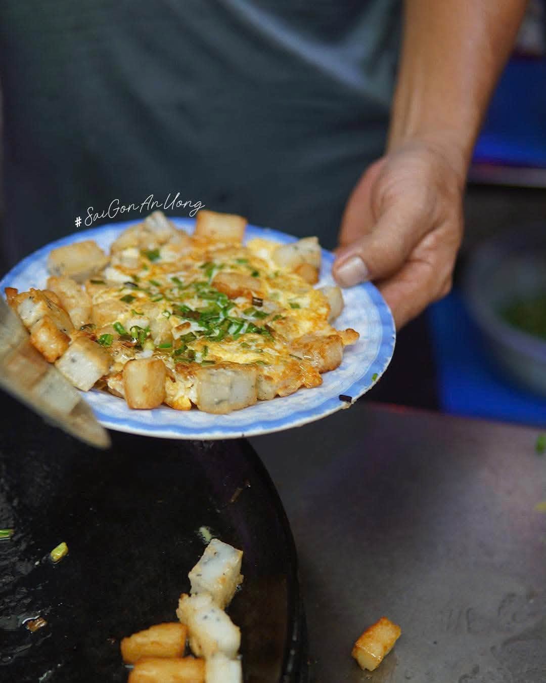 Tưởng bị đóng vĩnh viễn, quán bột chiên nổi tiếng ở TP.HCM lặng lẽ mở lại, cả nhà chỉ còn 3 người đủ sức bán- Ảnh 7.