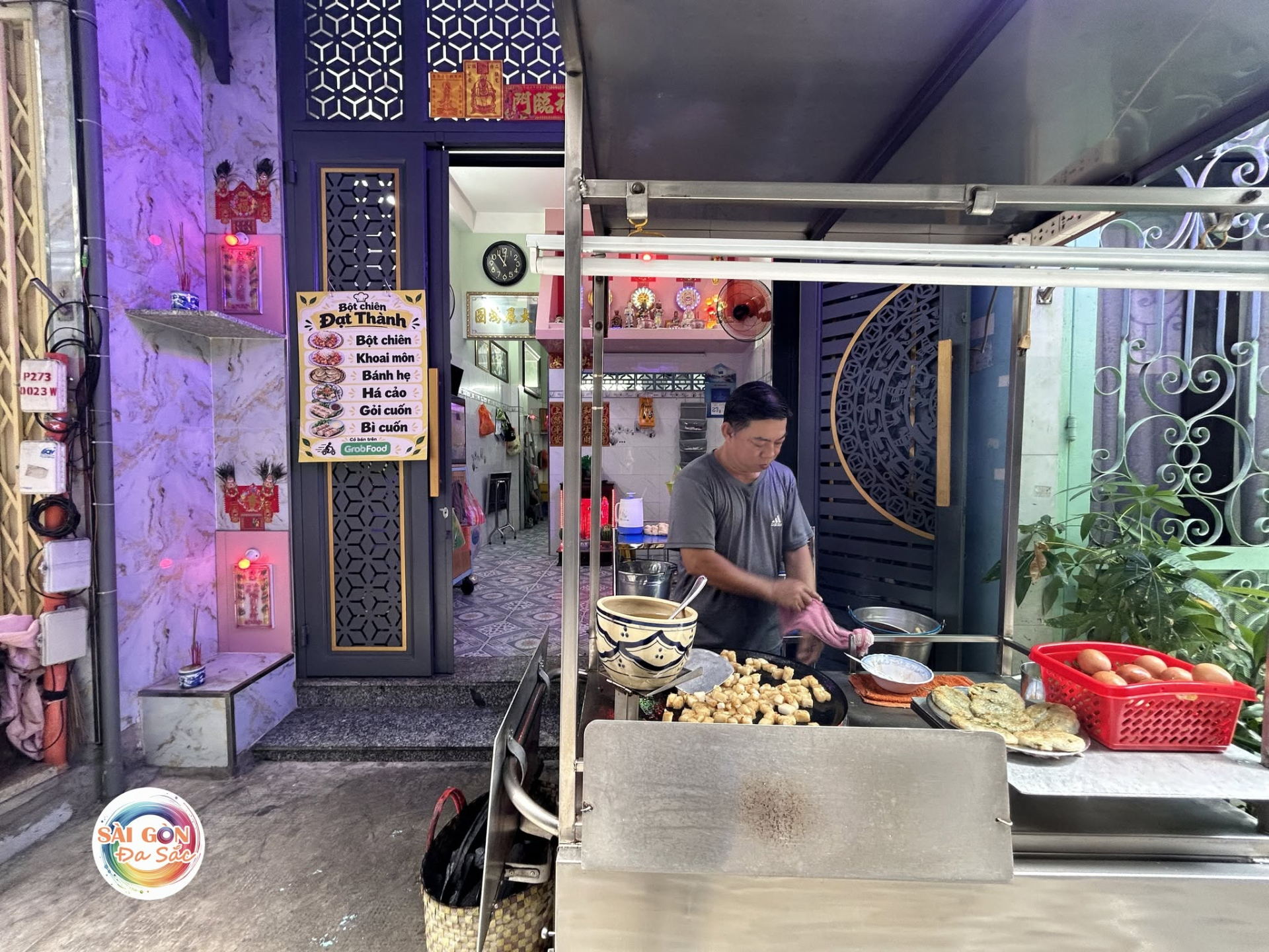 Tưởng bị đóng vĩnh viễn, quán bột chiên nổi tiếng ở TP.HCM lặng lẽ mở lại, cả nhà chỉ còn 3 người đủ sức bán- Ảnh 2.