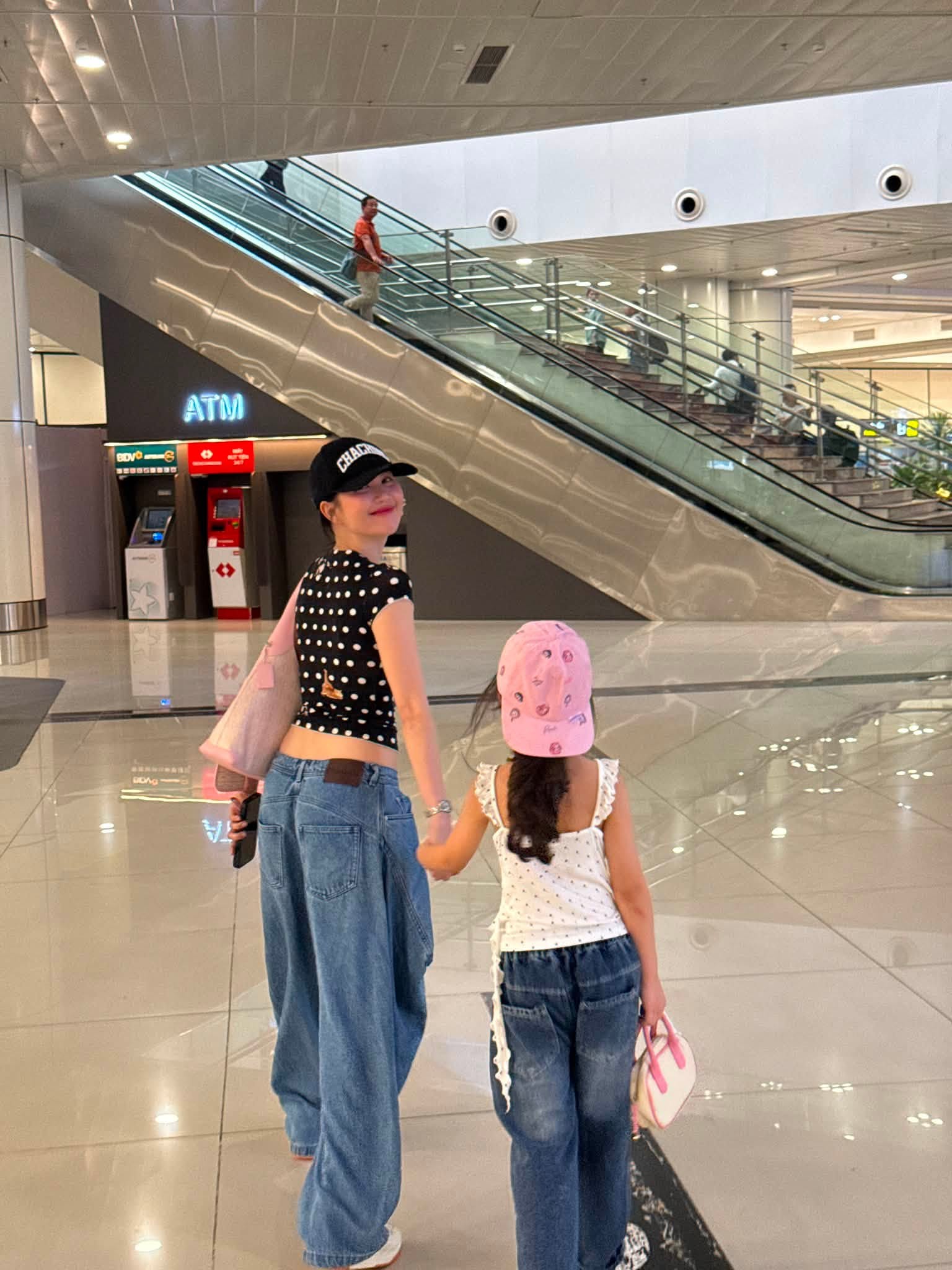 Cô con gái 7 tuổi của Ngọc Trinh- Ảnh 5.