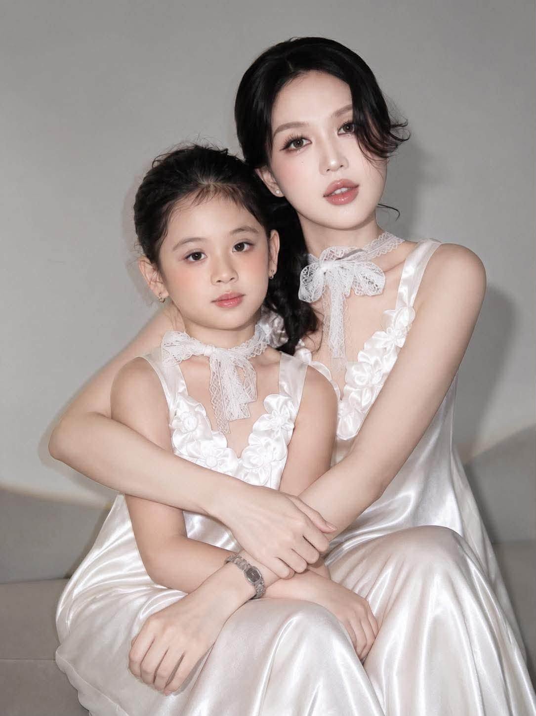 Cô con gái 7 tuổi của Ngọc Trinh- Ảnh 2.