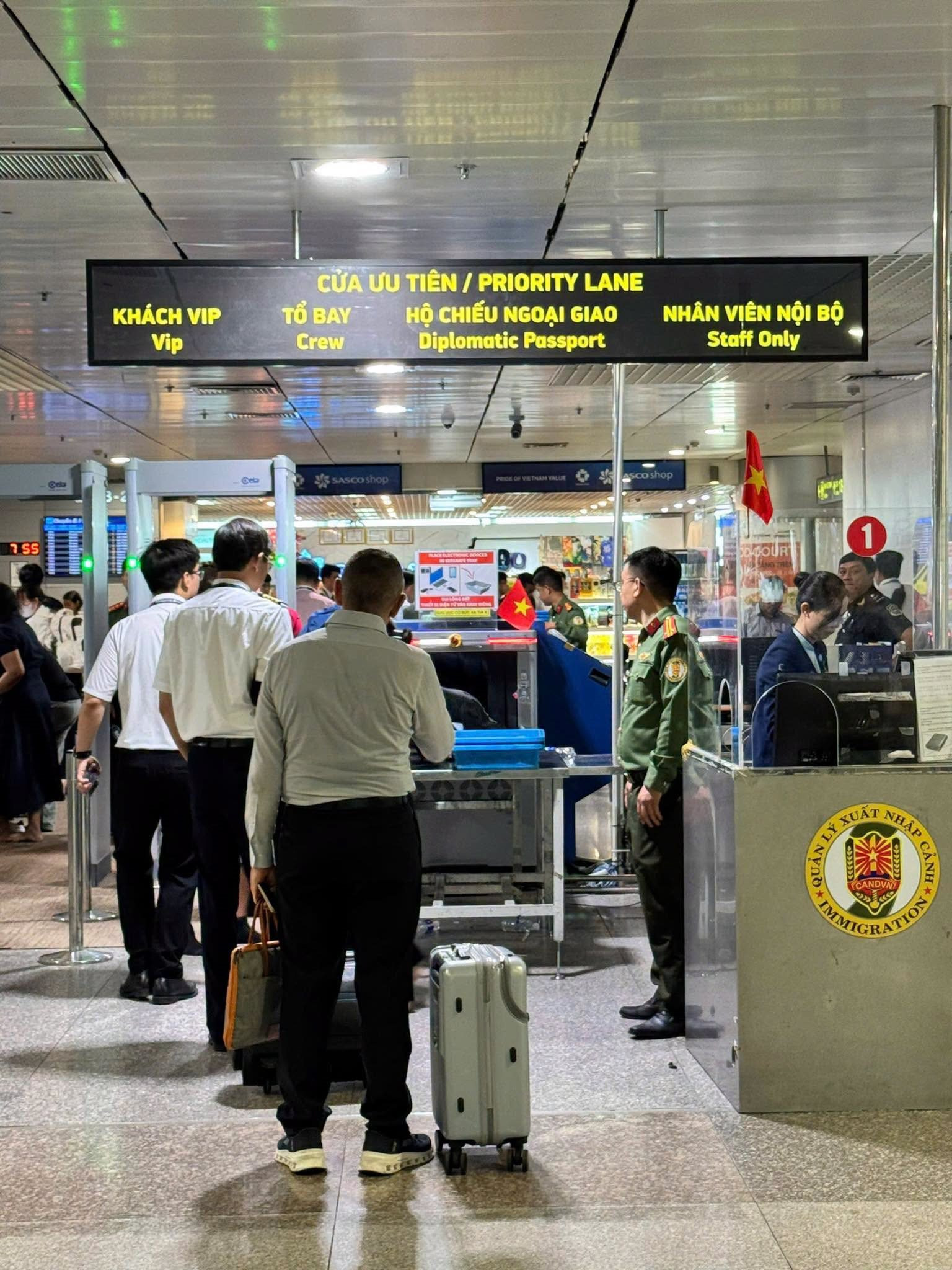 Thay đổi tại sân bay Tân Sơn Nhất từ ngày mai (1/11), hành khách có chuyến bay cần chú ý - Ảnh 4.