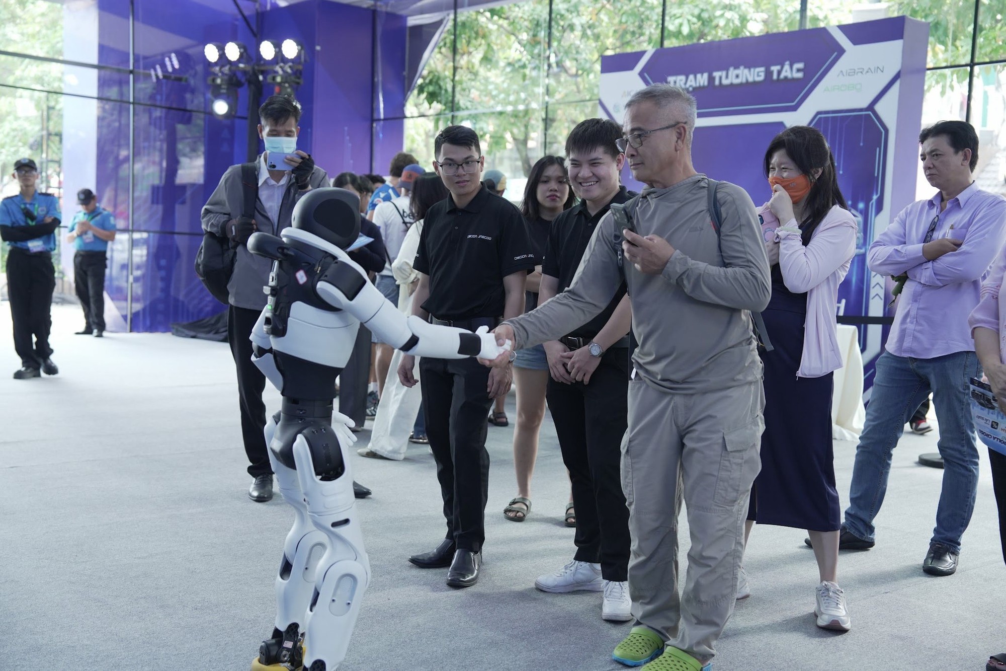 Thị trường đã đạt 2.900 tỷ đồng, robot sẽ 'xâm chiếm' những ngành nào tại Việt Nam?- Ảnh 2.